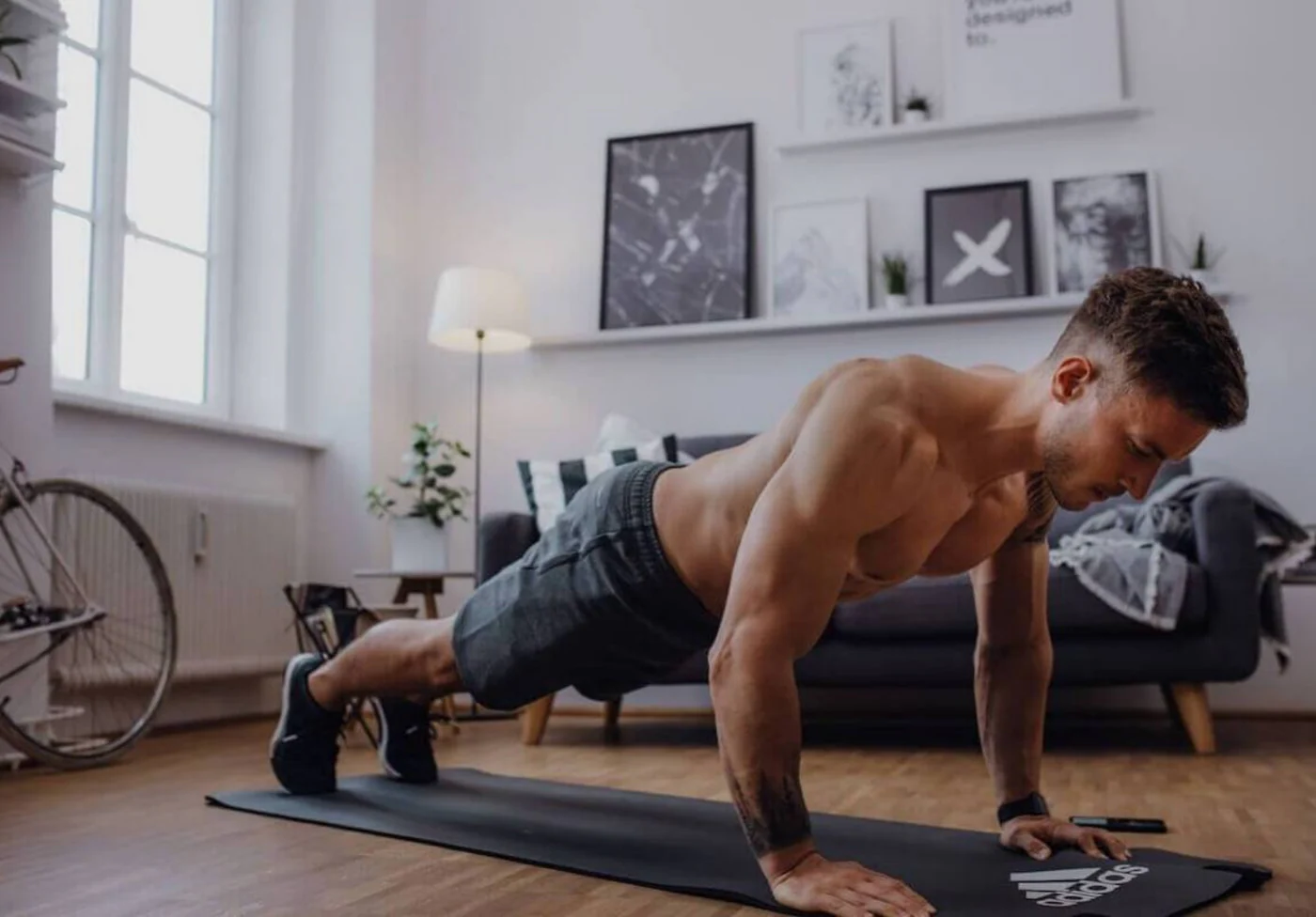 5 Exercícios Simples Para Ganhar Força Usando Apenas o Peso do Corpo